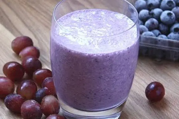 Grapes and Blueberries smoothie